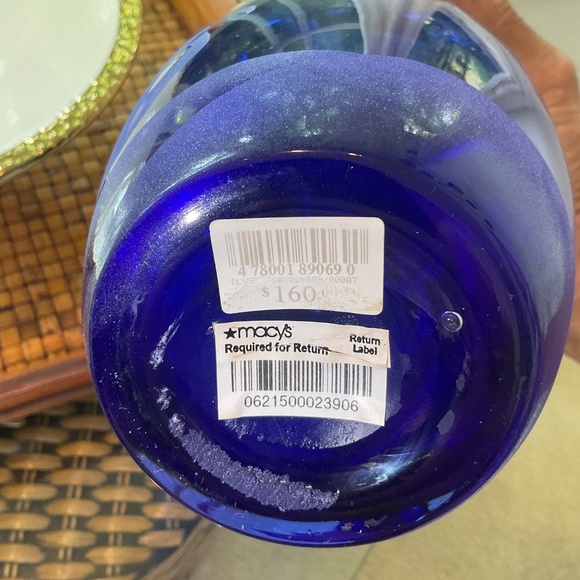 VTG Beautiful Cobalt Blue Etched Honu (Turtles) Hawaiian Vase From Macy’s - Picture 6 of 8